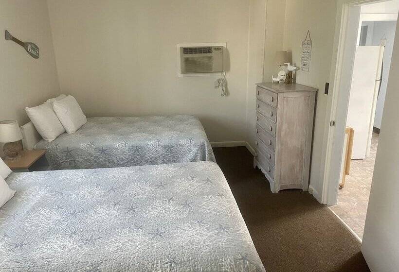 Moontide Motel Cabins & Apartments