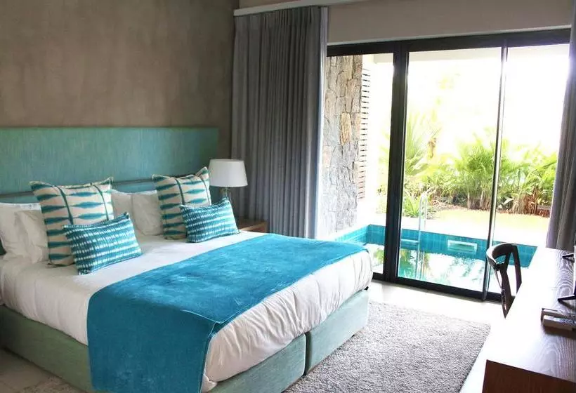استراحتگاه West Coast Marina