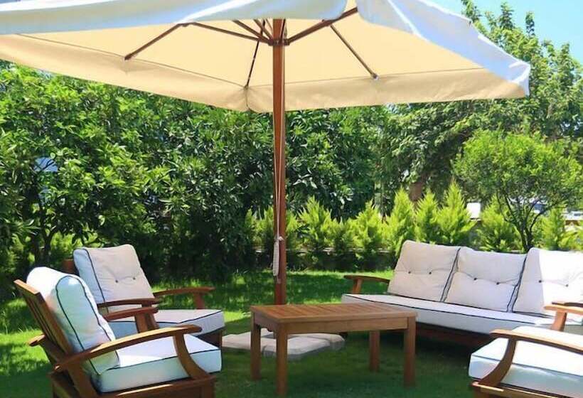 Bed and Breakfast Savana Butik Otel