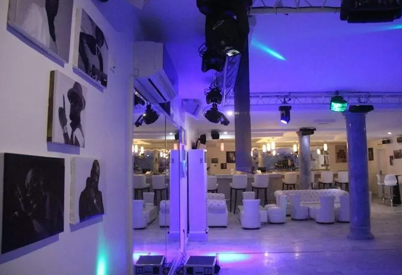 هتل Ahoefa King Salomon Garden