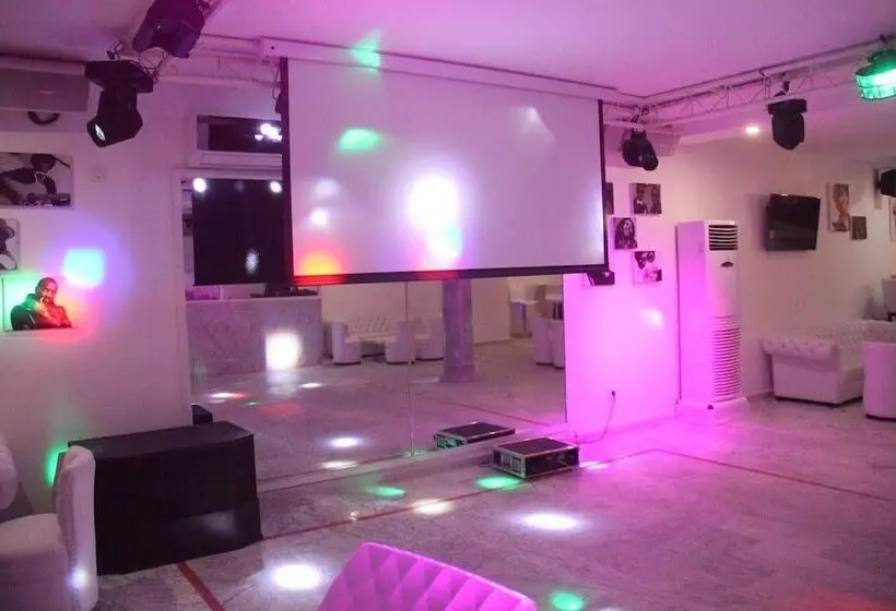 هتل Ahoefa King Salomon Garden