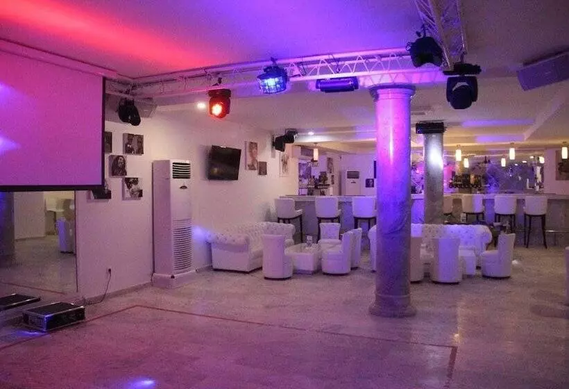 هتل Ahoefa King Salomon Garden