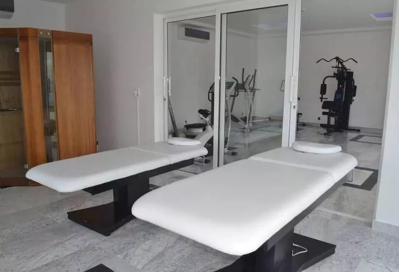 هتل Ahoefa King Salomon Garden