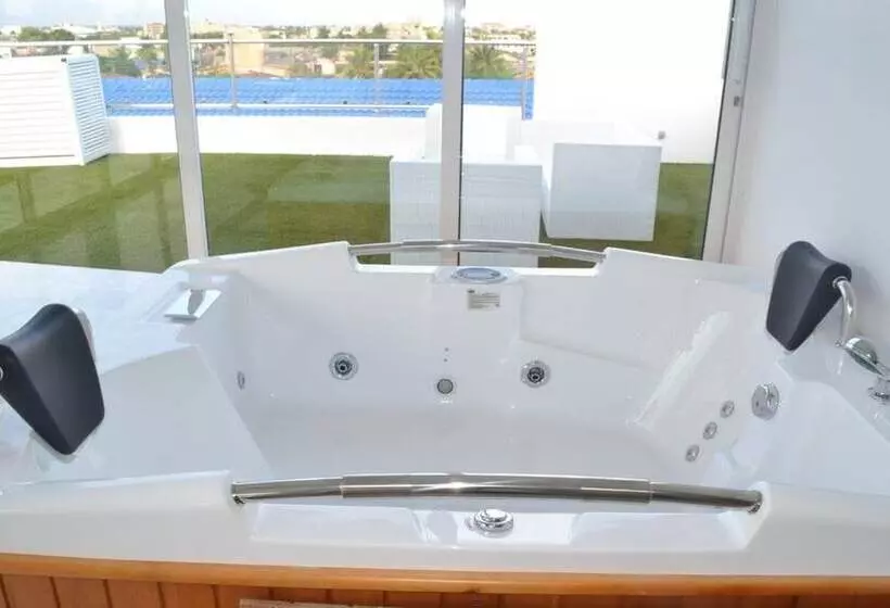 هتل Ahoefa King Salomon Garden