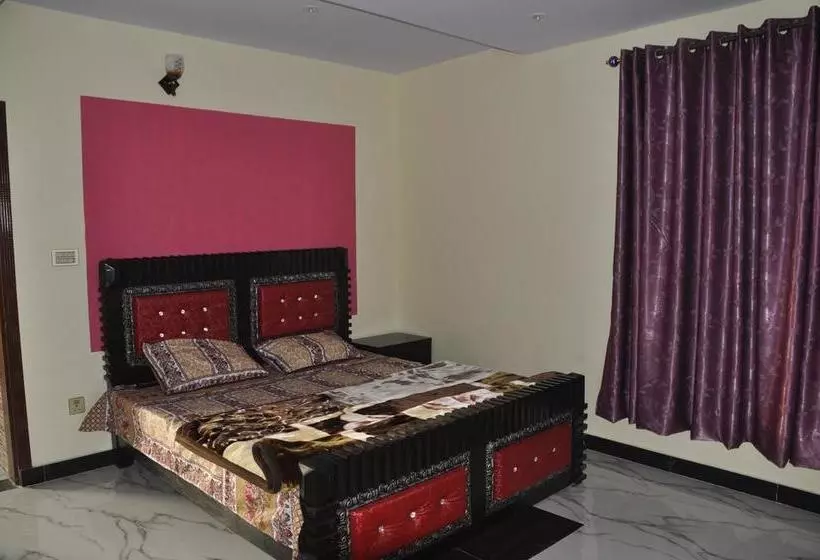 هتل Ayub Residence Bhurban