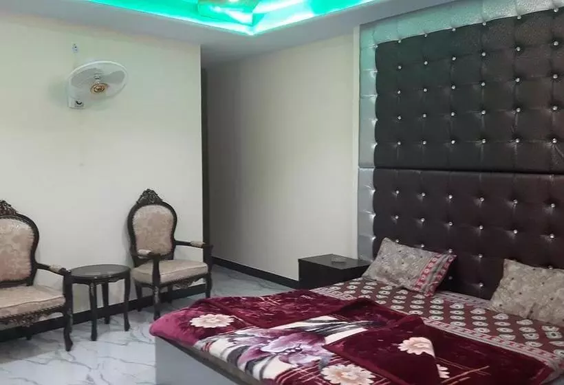 هتل Ayub Residence Bhurban