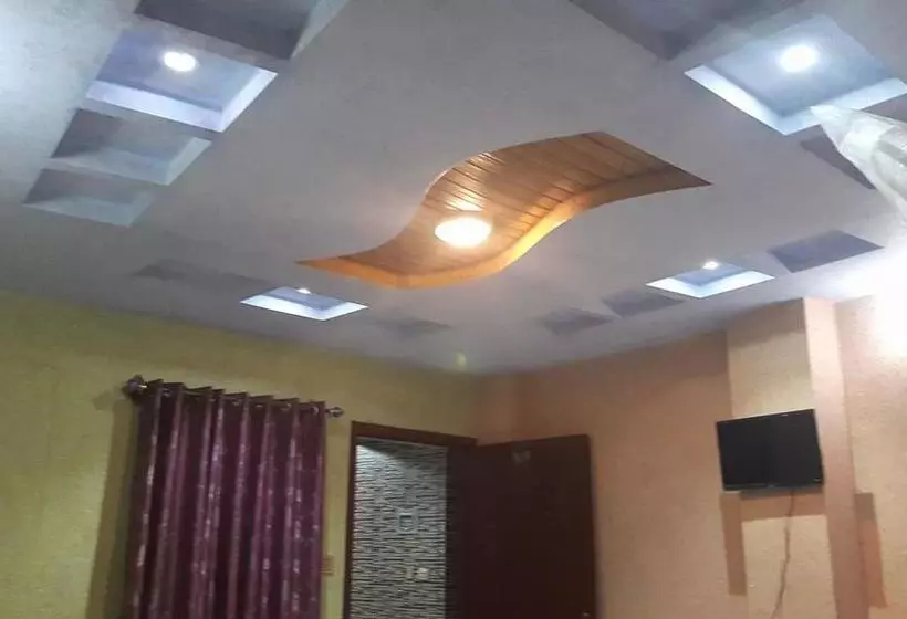 هتل Ayub Residence Bhurban