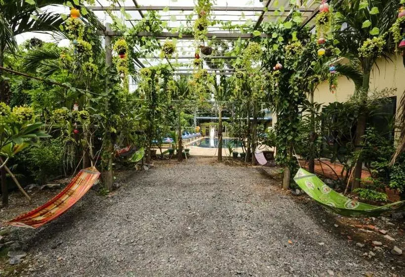 هتل Blue Diamond Hostel