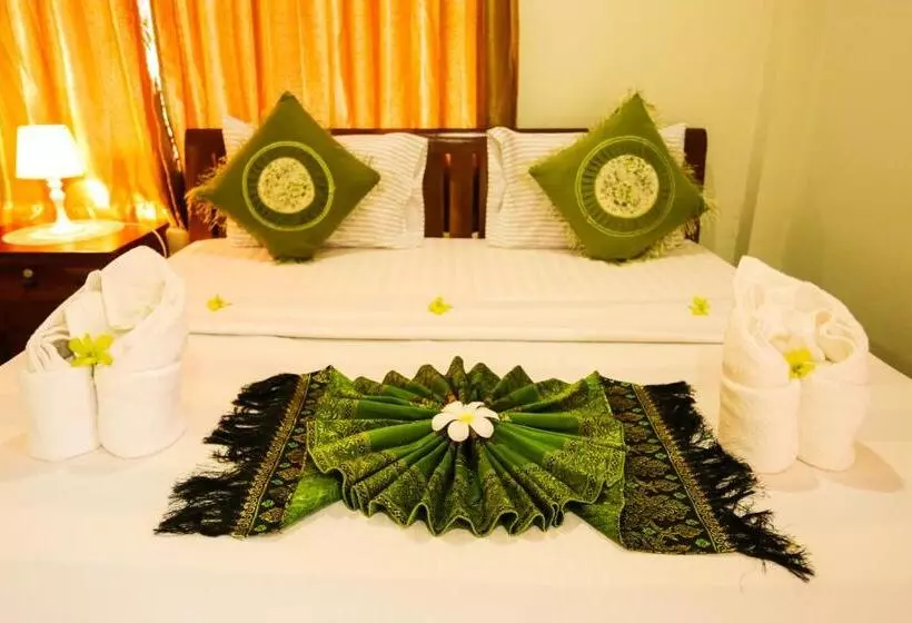 هتل Blue Diamond Hostel