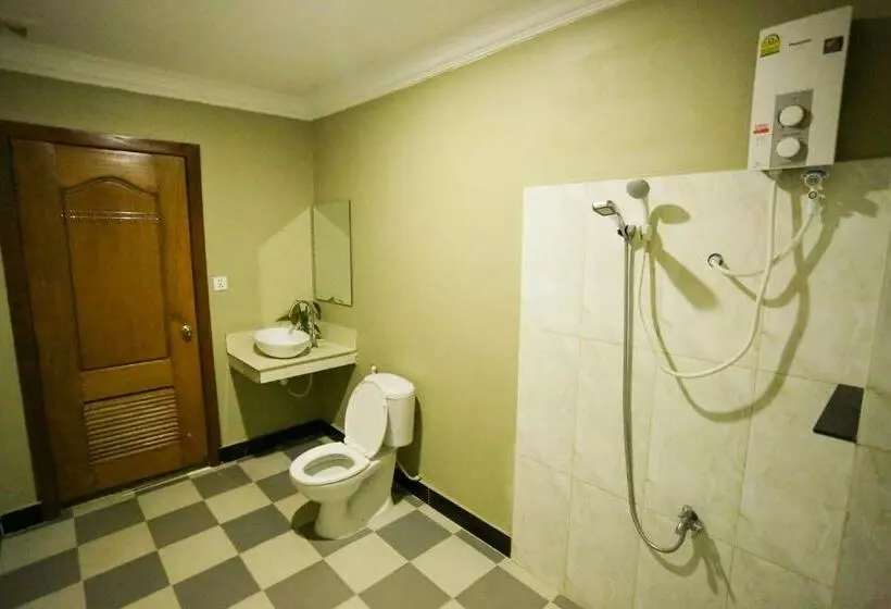 هتل Blue Diamond Hostel
