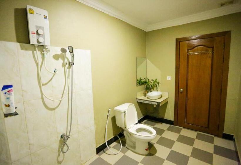 ホテル Blue Diamond Hostel