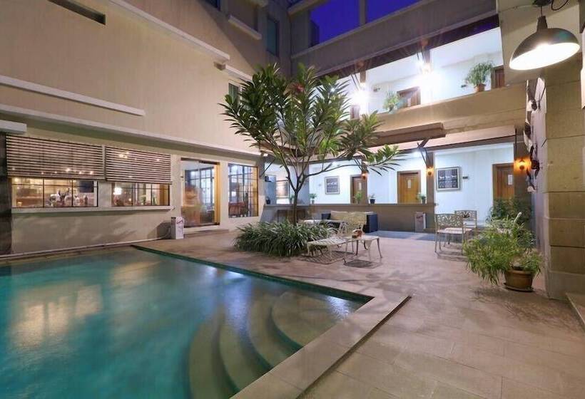 Hotel Mutiara Suites