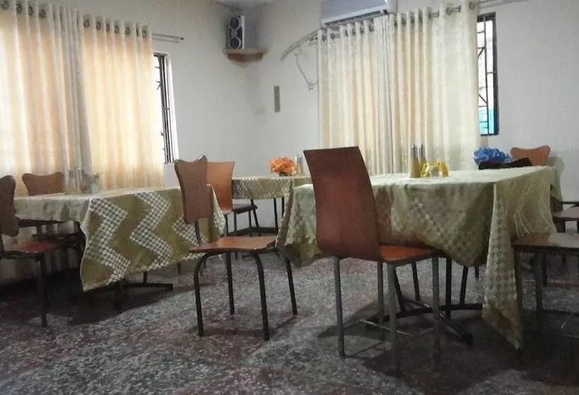 هتل Wuraola Guest Inn