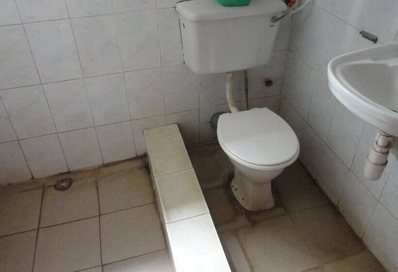 هتل Wuraola Guest Inn