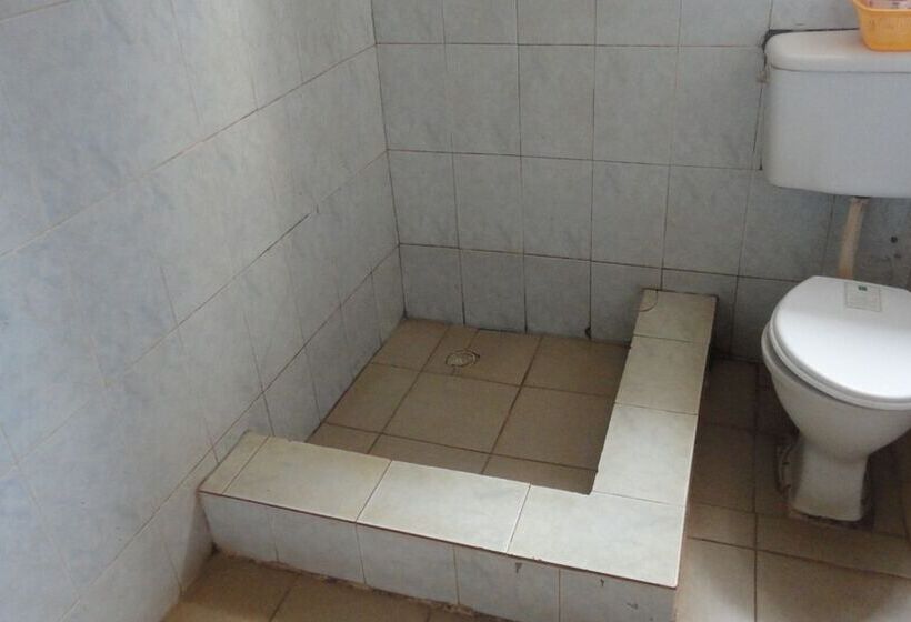 هتل Wuraola Guest Inn