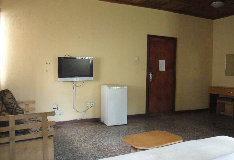 هتل Wuraola Guest Inn