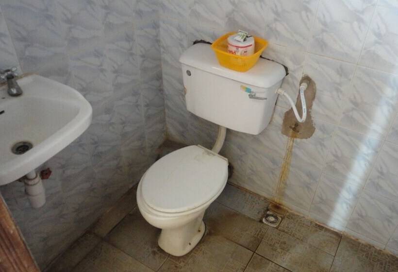 هتل Wuraola Guest Inn