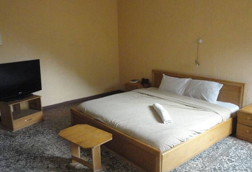 هتل Wuraola Guest Inn