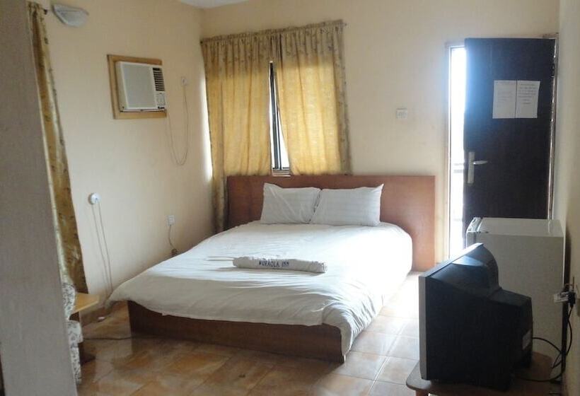 هتل Wuraola Guest Inn