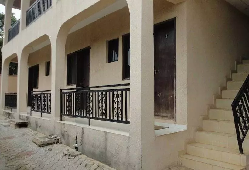هتل Wuraola Guest Inn