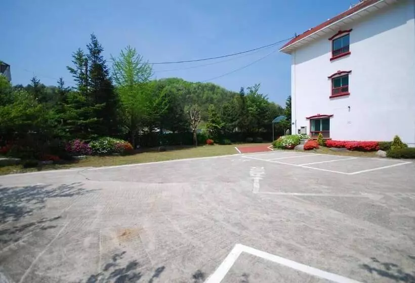 M Motel