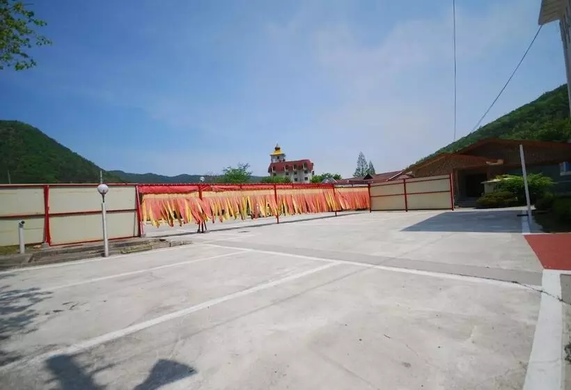 M Motel