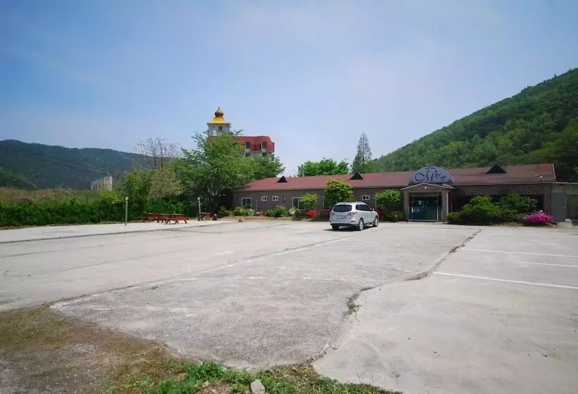 M Motel
