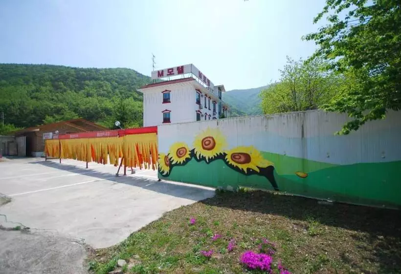 M Motel