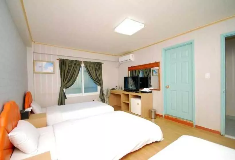 M Motel