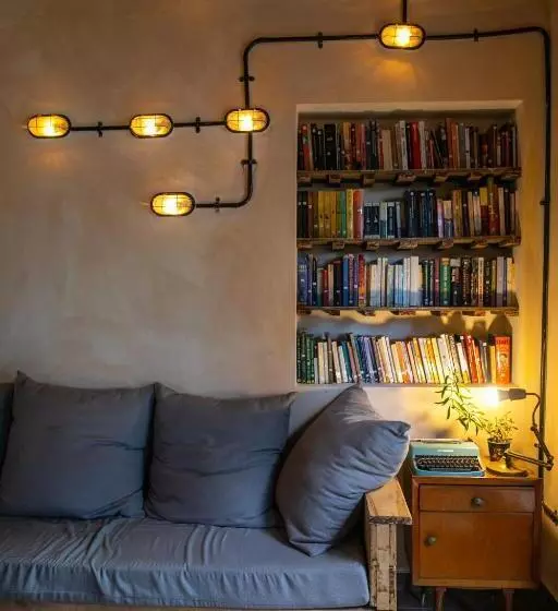 Pura Vida Mae Hostel