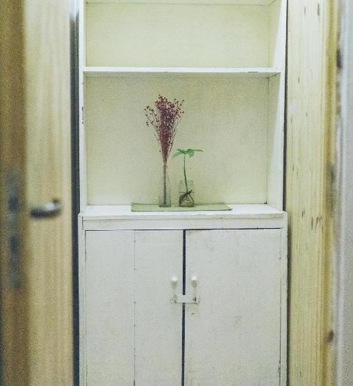 Pura Vida Mae Hostel