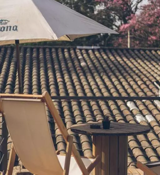 Pura Vida Mae Hostel