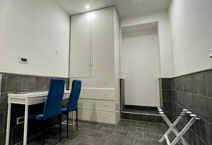 مسافرخانه Yacht Club Angioino