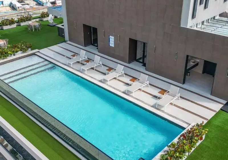 ホテル Aston Rubi City Suites