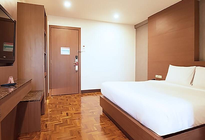 هتل B2 Chang Phueak Gate Premier