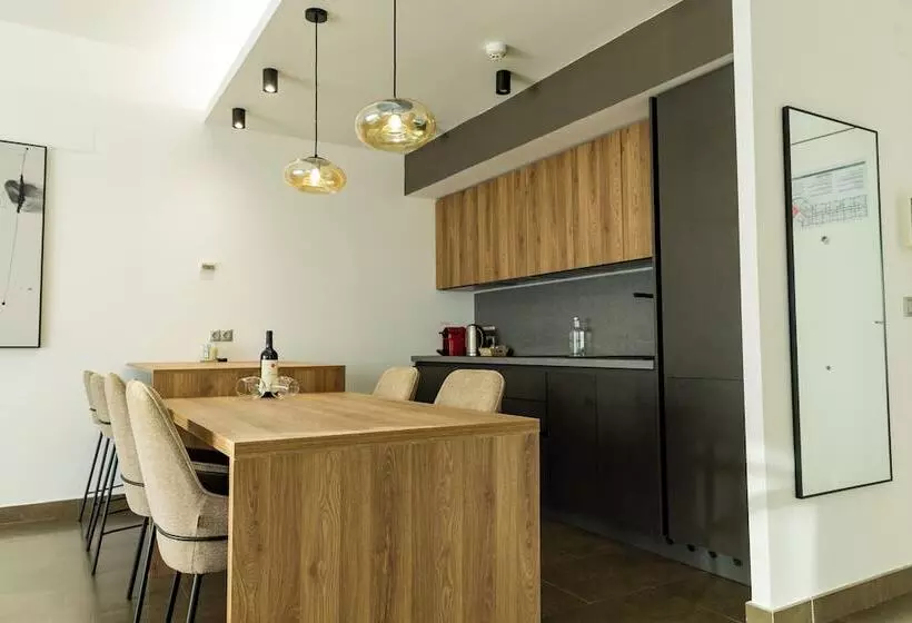 Guillman Suites