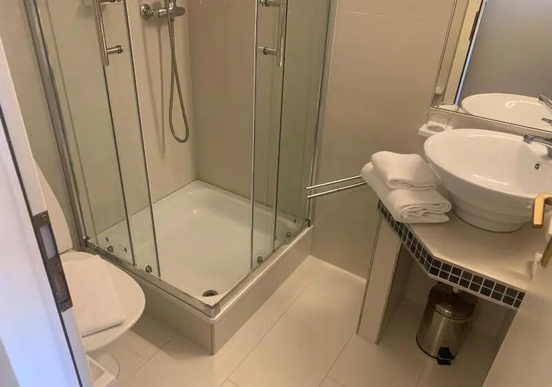 هتل Appart'hôtel Residence Dizerens