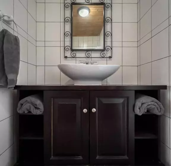 هاستل Chameleon Backpackers & Guesthouse