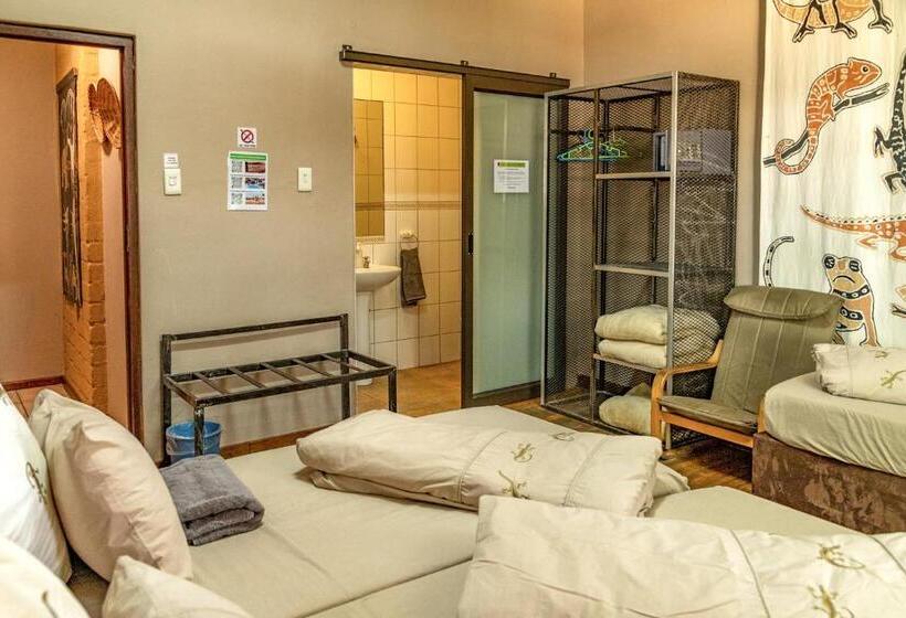 هاستل Chameleon Backpackers & Guesthouse