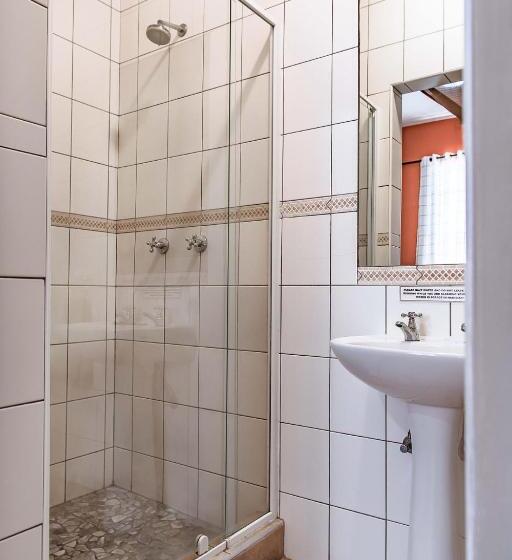 هاستل Chameleon Backpackers & Guesthouse