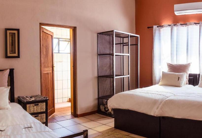 هاستل Chameleon Backpackers & Guesthouse