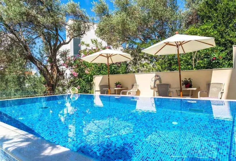 هتل B&b Amfora