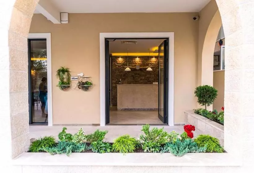 هتل B&b Amfora