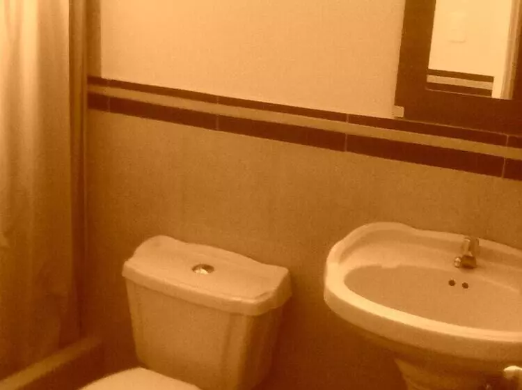 Hotelli Hostal Puertas Del Sol