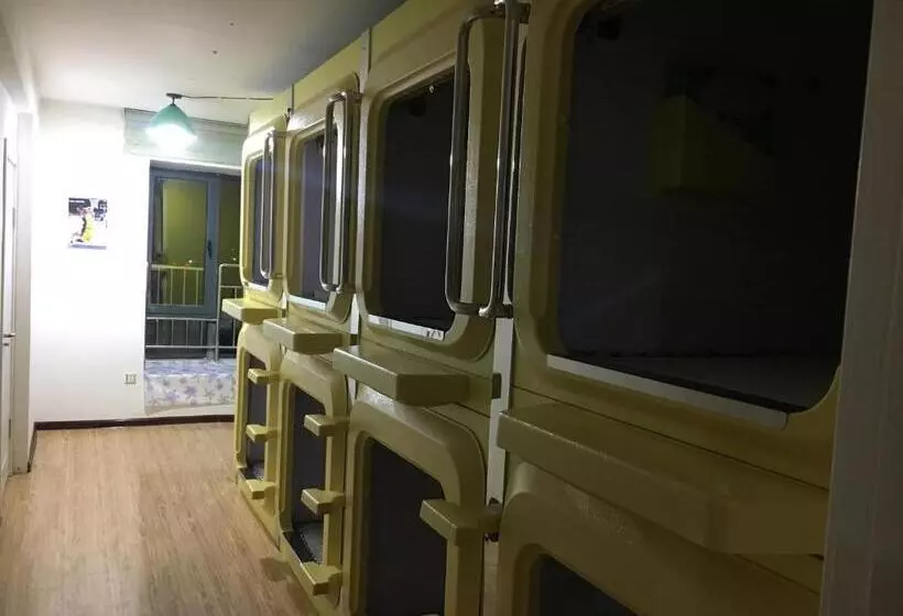 Wuwei Qiyou Space Capsule Hostel