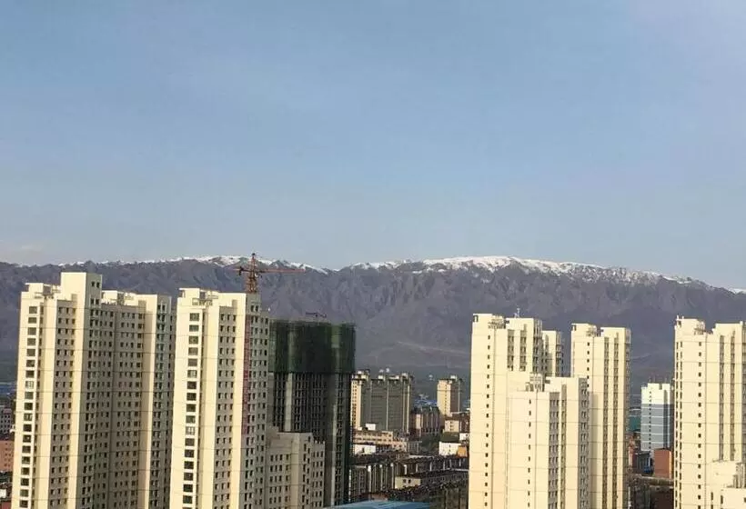 Wuwei Qiyou Space Capsule Hostel