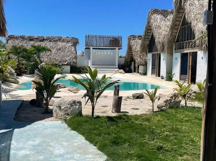 Blue Beach Eco Hotel By Sanfabini