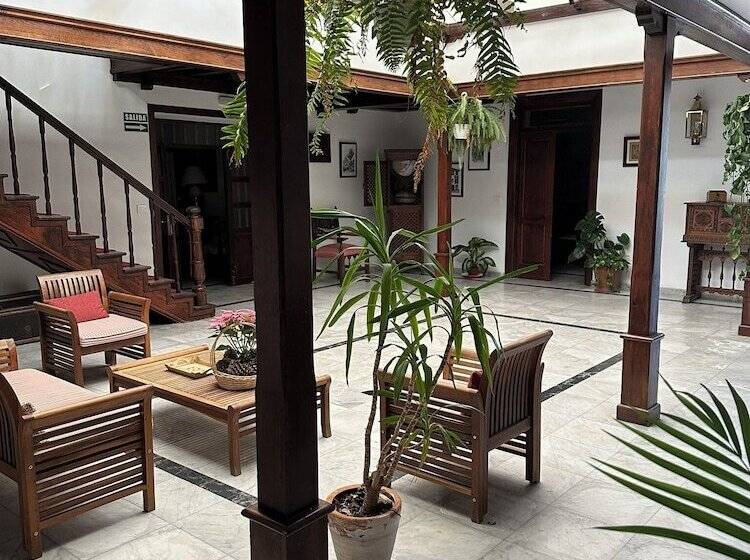 هتل La Casona De Arona