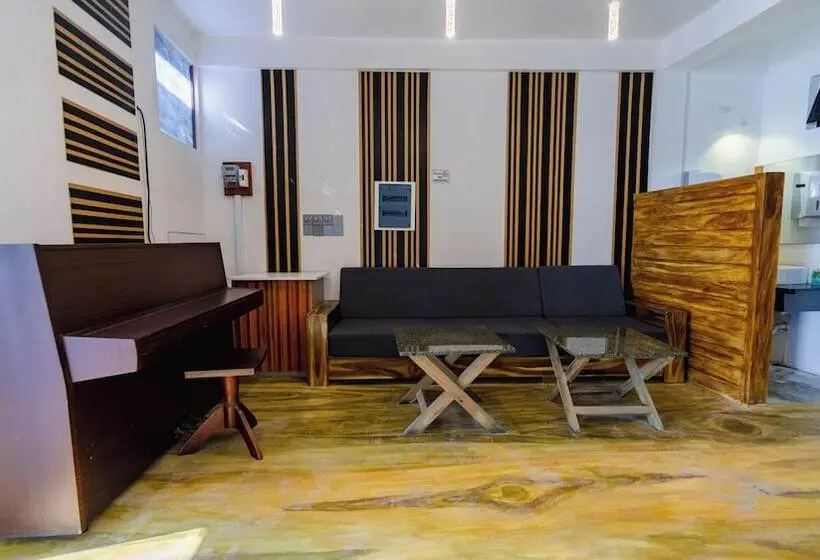 هتل The Turtle Hive Velaa Vani Dhiffushi