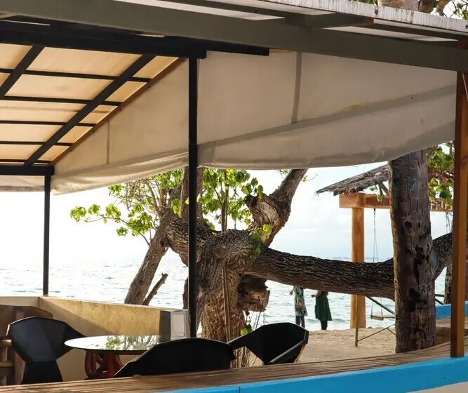 هتل The Turtle Hive Velaa Vani Dhiffushi